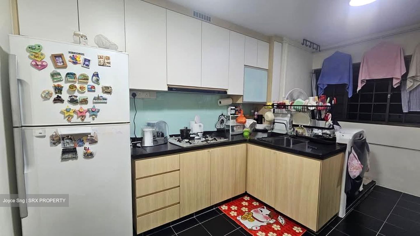 Blk 210 Jurong East Street 21 (Jurong East), HDB 3 Rooms #576715551